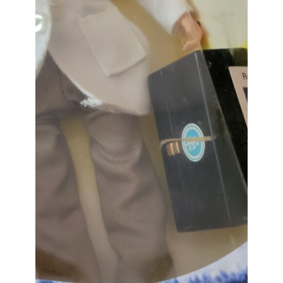 NEW Breyer Horse Traditional Series Veterinarian Laura Doll With Accessories - Picture 6 of 6